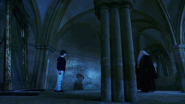 Harry Potter: Este sería el motivo por el que Dumbledore veía calcetines en el Espejo de Oesed