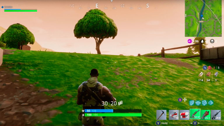 Fortnite: Un camper recibe su merecido tras subirse a la copa de un árbol