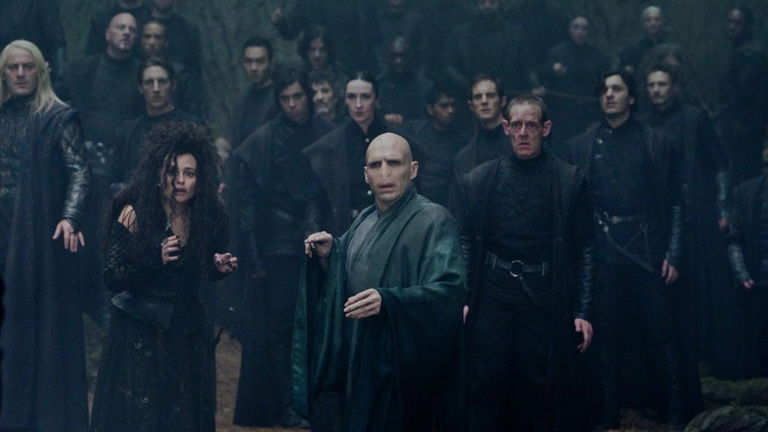 Ralph Fiennes revela el truco que tenía para coger la varita de Voldemort en Harry Potter