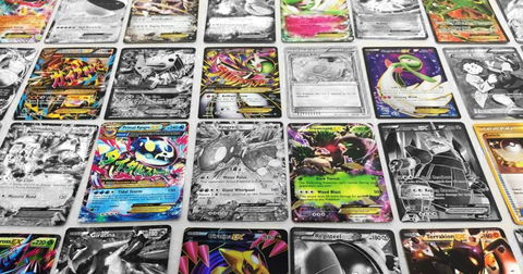 Convierte su colección de cartas Pokémon en una decoración única para su patinete