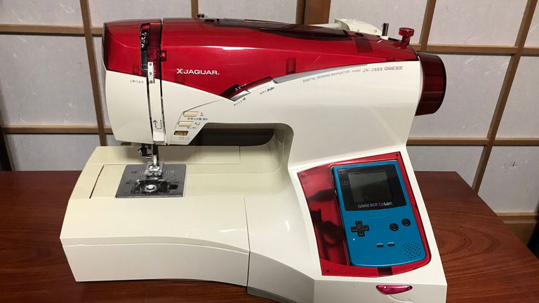 Hubo una época en la que podías controlar tu máquina de coser japonesa con una Game Boy