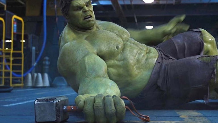 Así sería Hulk con las armas principales de los otros Vengadores
