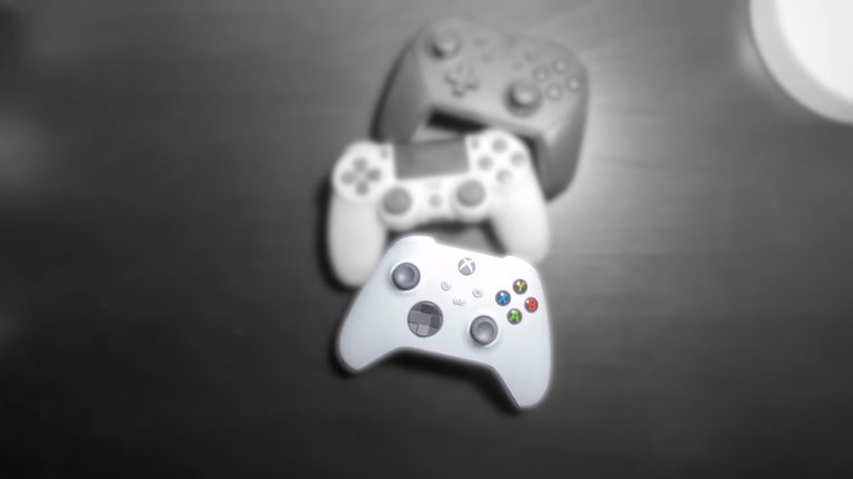 El mando de Xbox Series X y Series S se muestra en un unboxing