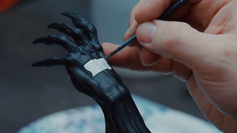 Esta es la manera profesional de pintar una figura de acción