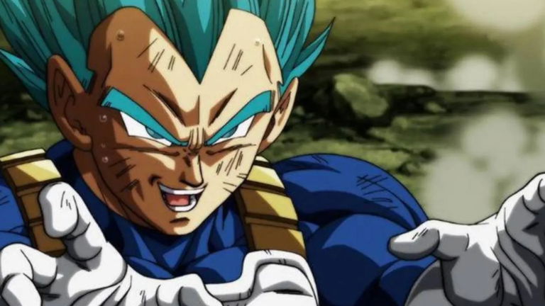 Este tatuaje de Vegeta incluye sus tres formas más conocidas de Dragon Ball