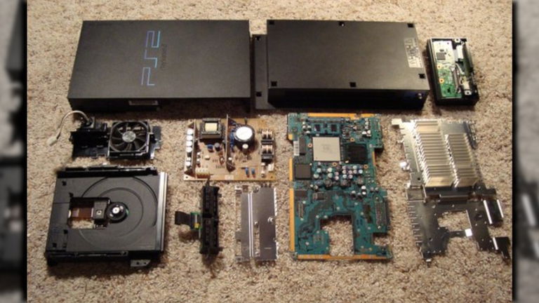 La primera Xbox nació del desmontaje de una PlayStation 2