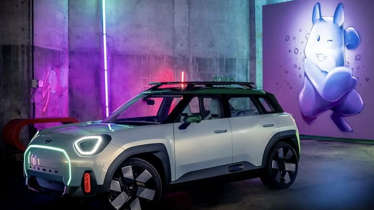 El coche Pokémon de tus sueños existe y se le puede conectar una consola