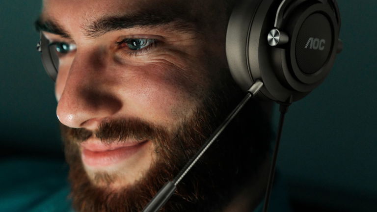 Multiplataforma y con micrófono desmontable: estos auriculares gaming AOC están a precio mínimo