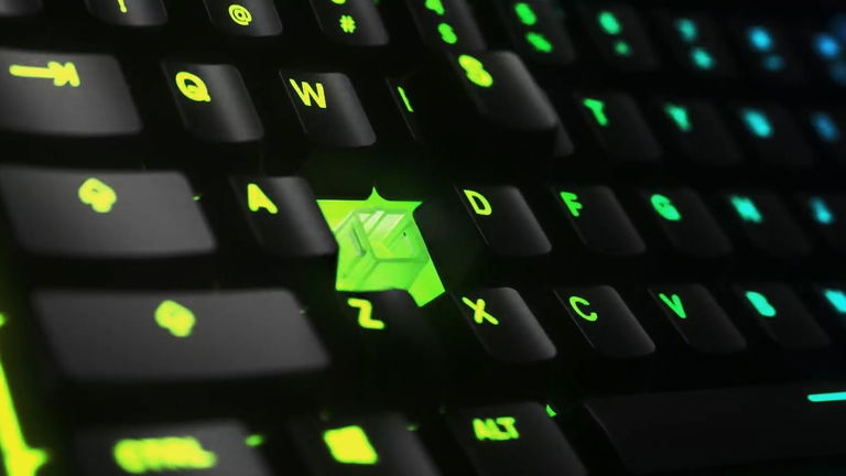 Este teclado con iluminación RGB de 10 zonas y reposamuñecas tiene un precio de locos