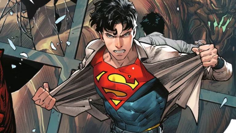 DC le da a Superman su propia Catwoman