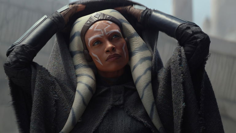 La actriz Rosario Dawson explica que Ahsoka está inspirada en Gandalf de esta forma