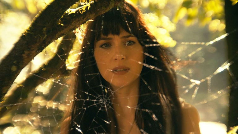 Un nuevo clip de Madame Web revela los impresionantes poderes de la heroína interpretada por Dakota Johnson