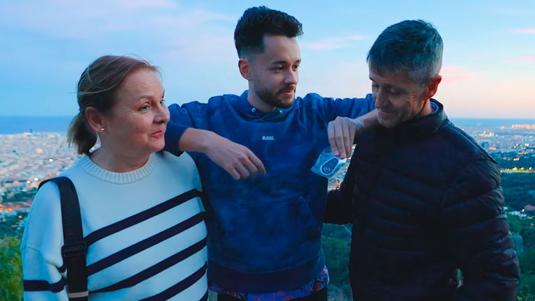 El cochazo que TheGrefg le ha regalado a sus padres