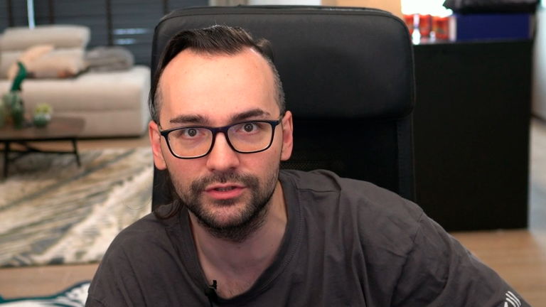 ElXokas habla de sus mayores complejos, su peso y la calvicie: "No me pongo pelo porque soy superior"