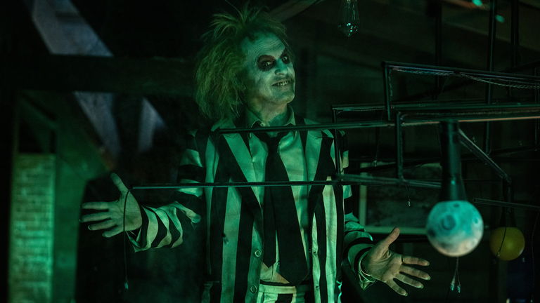 Bitelchús es una secuela muy diferencie de la original, según Michael Keaton