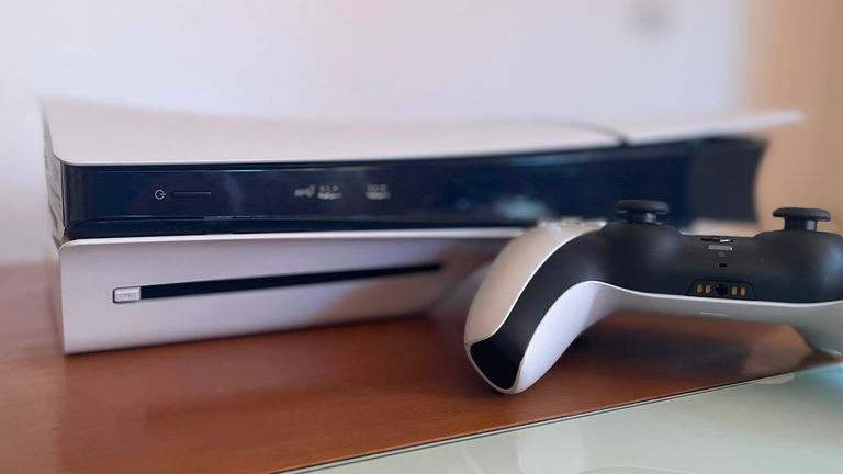 Cómo sacar un disco atascado del interior de la PS5