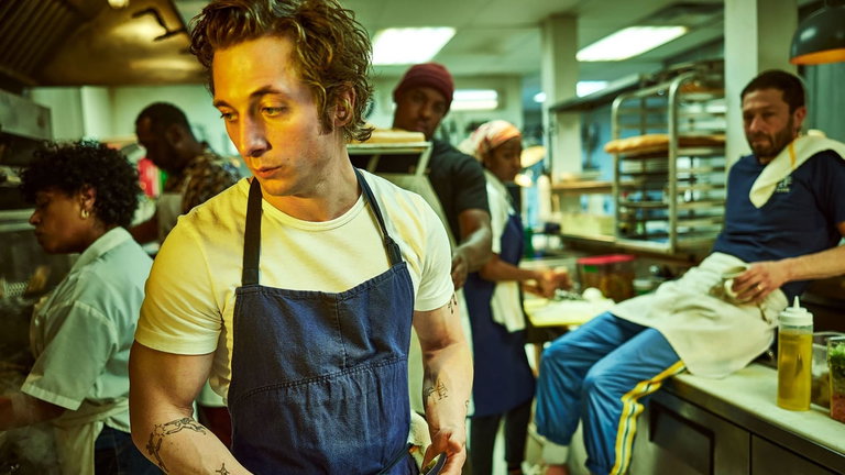 Por segunda vez consecutiva, Jeremy Allen gana el premio a mejor actor en comedia