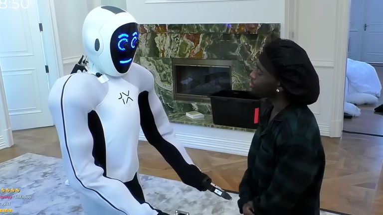 El streamer estadounidense Kai Cenat sorprende a todos con su última adquisición: un robot humanoide