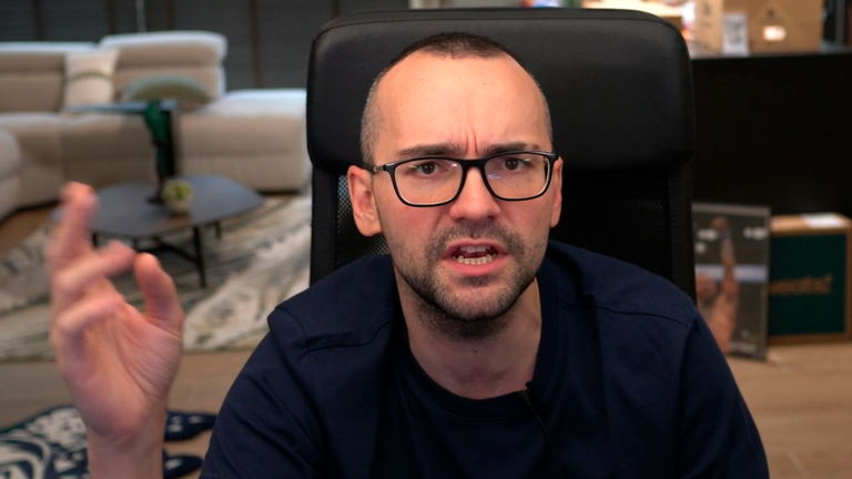 ElXokas, muy enfadado, asegura que hay usuarios en TikTok que están difundiendo que "él es racista"