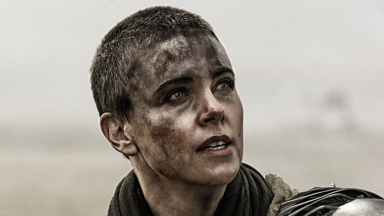 Charlize Theron destroza a una de las grandes estrellas del cine de acción: "Está gordo y no puede pelear"