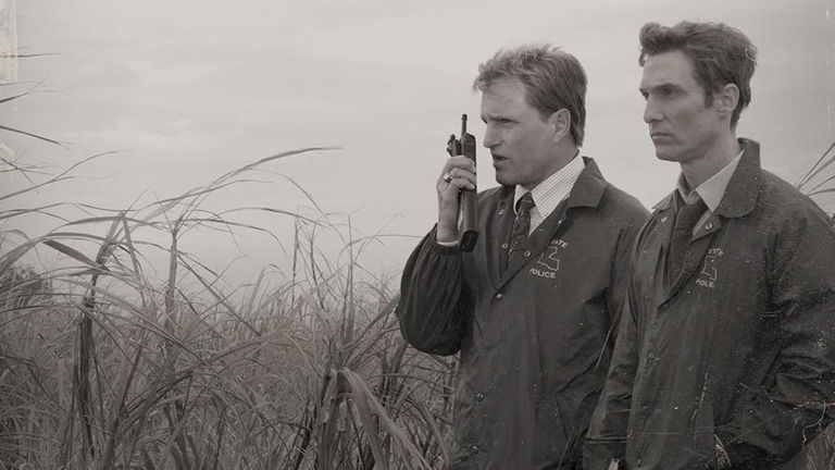 Esta serie de misterios es la True Detective dentro del género de la comedia