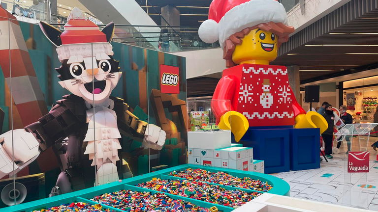 LEGO y La Vaguada inauguran una de las experiencia navideñas del año en Madrid: con actividades, sorteos y más